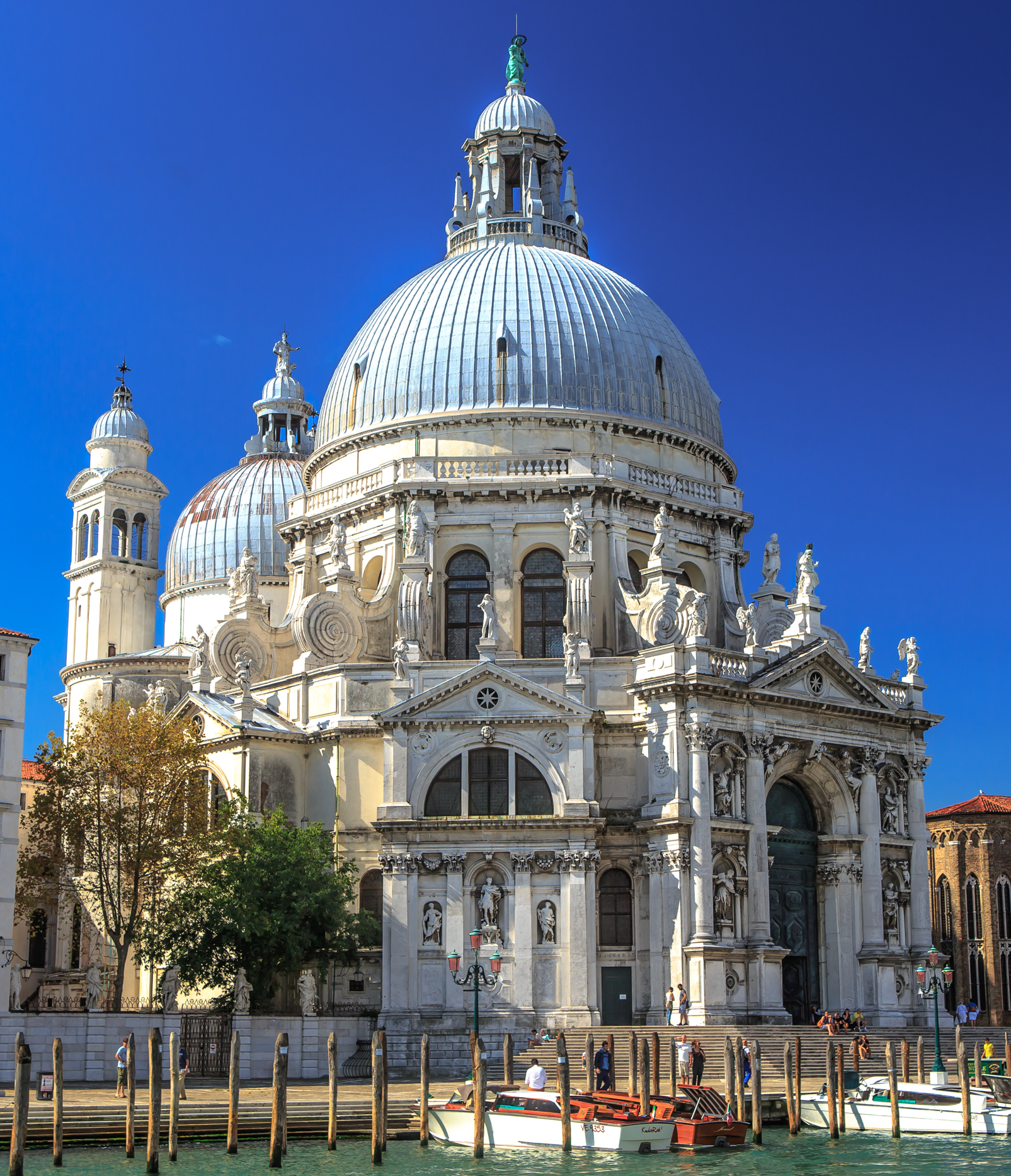 Santa Maria della Salute exterior